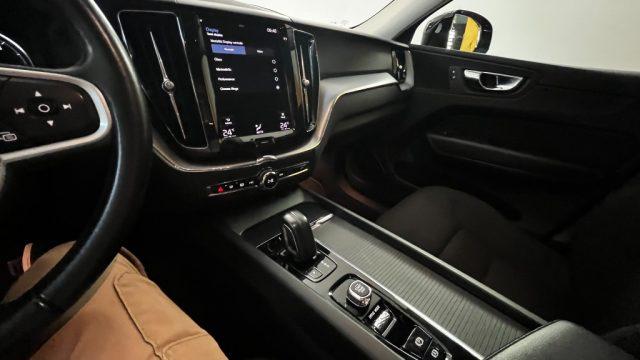 VOLVO XC60 B4 (d) AWD Geartronic Momentum