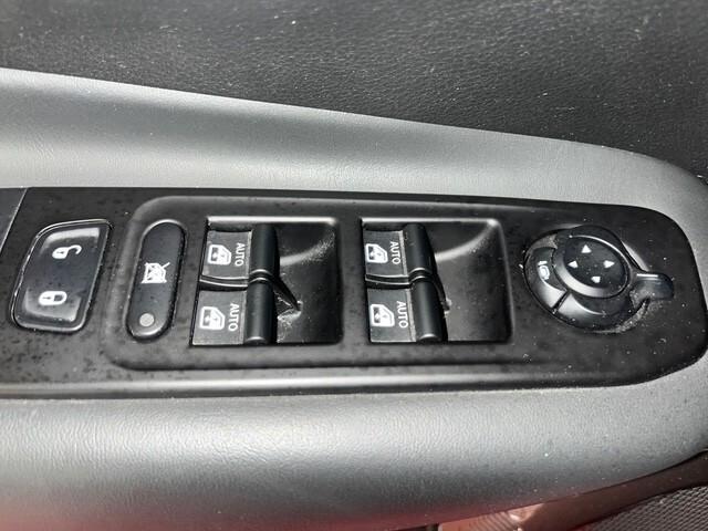 JEEP RENENADE LIMIUTED 2WD T3 120CV BENZINA XENO OK NEOPATENTATI