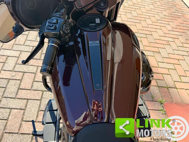 HARLEY-DAVIDSON CVO Street Glide 25th Anniversary 121 Copperhead