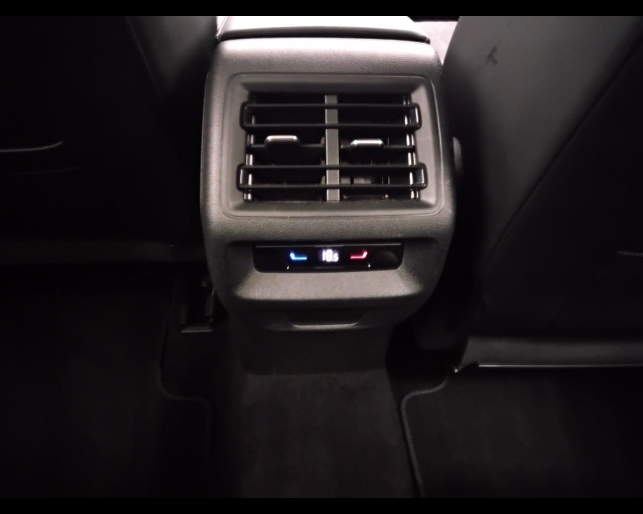 VOLKSWAGEN Tiguan III 2024 - Tiguan 2.0 tdi Life 150cv dsg