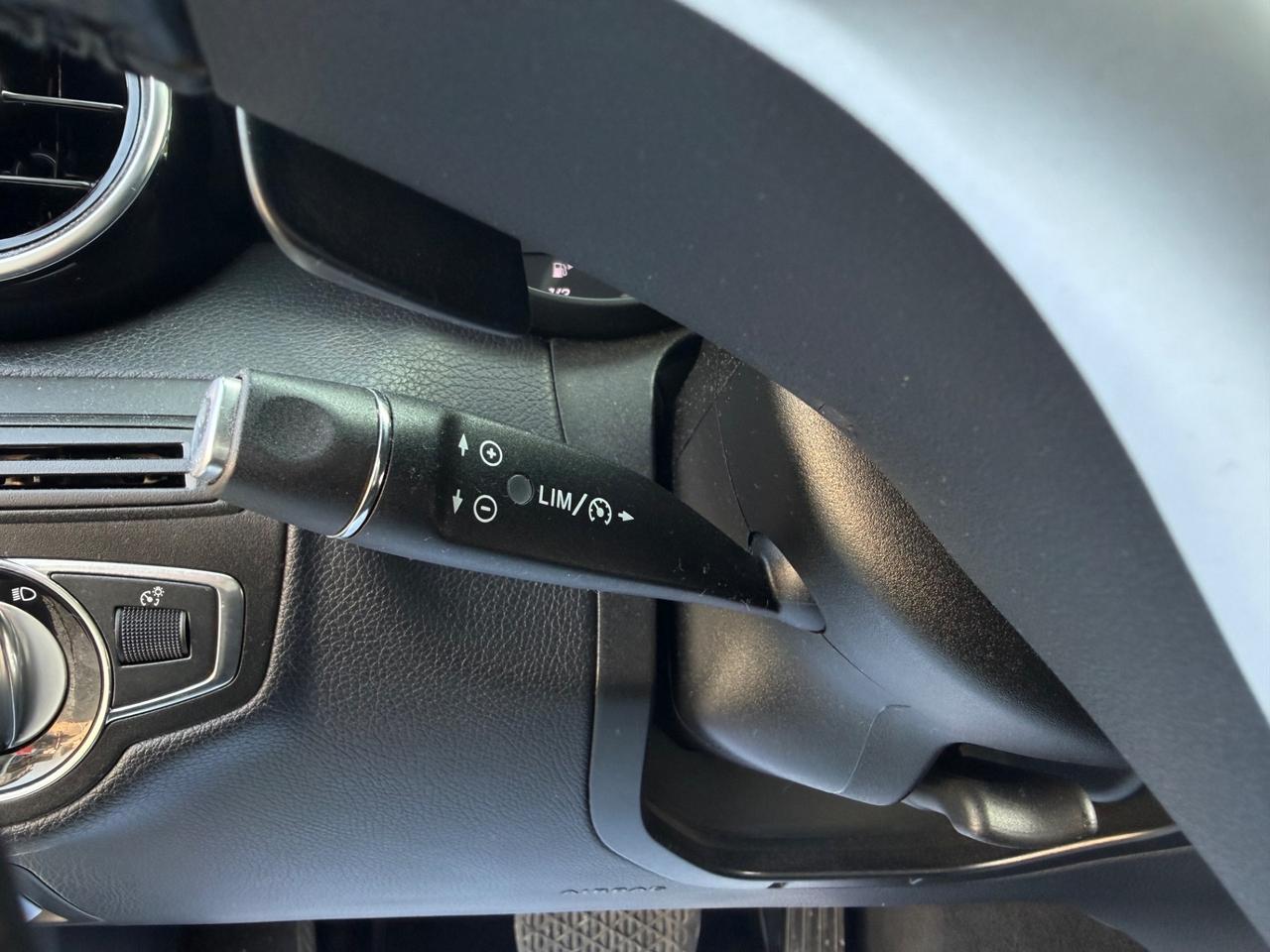 Mercedes-benz C 220 170CV LOOK AMG cerchi 19”