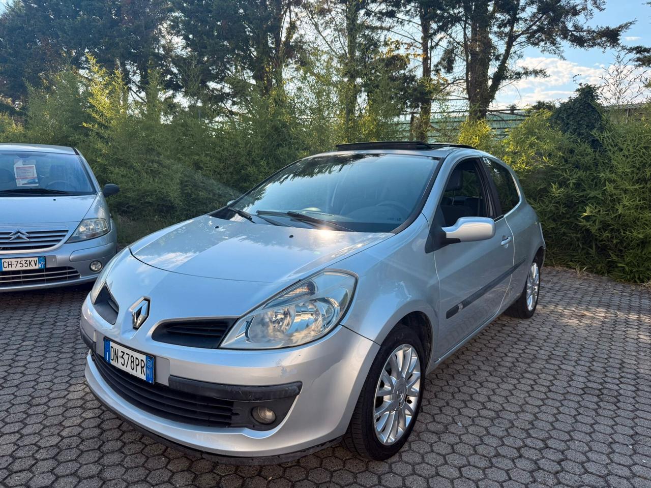 Renault Clio 1.2 16V 3 porte Le Iene