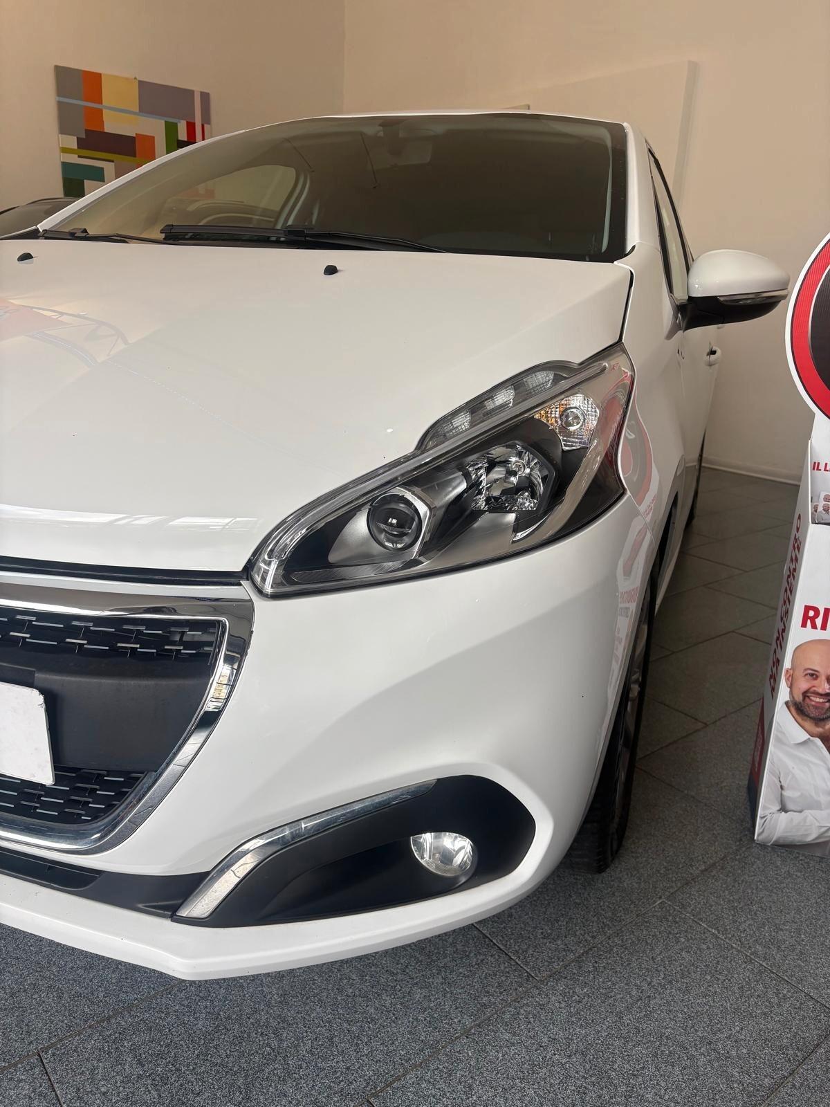 Peugeot 208 PureTech 82 5p. GPL Active