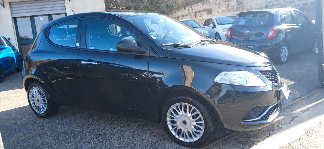 Lancia Ypsilon 1.2 69 CV GPL Gold - 2016