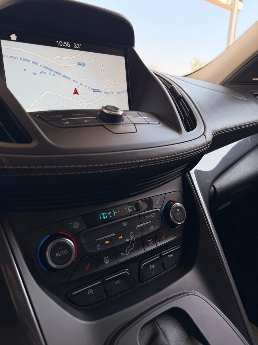 FORD - Kuga 2.0 tdci Vignale s&s awd 150cv powershift SPETTACOLARE