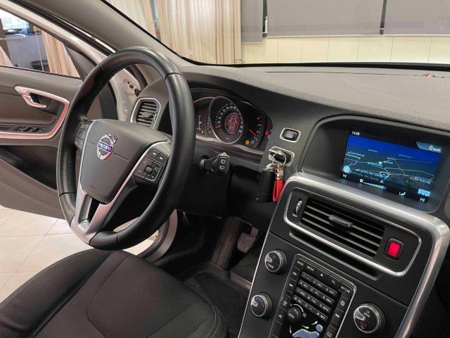 VOLVO V60 2.0 D2 MOMENTUM