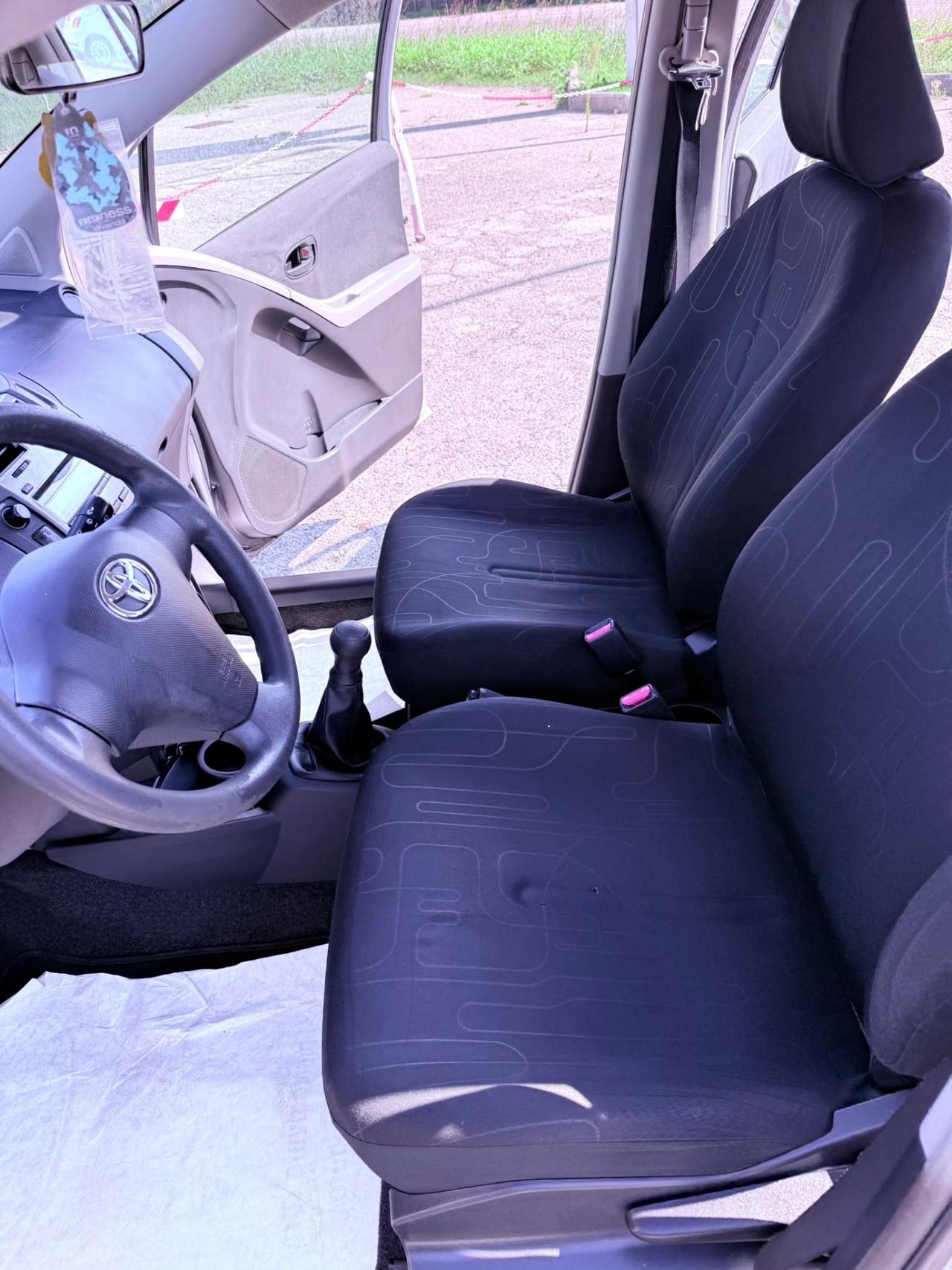 Toyota Yaris 1.0 5 porte Ok neopatentati
