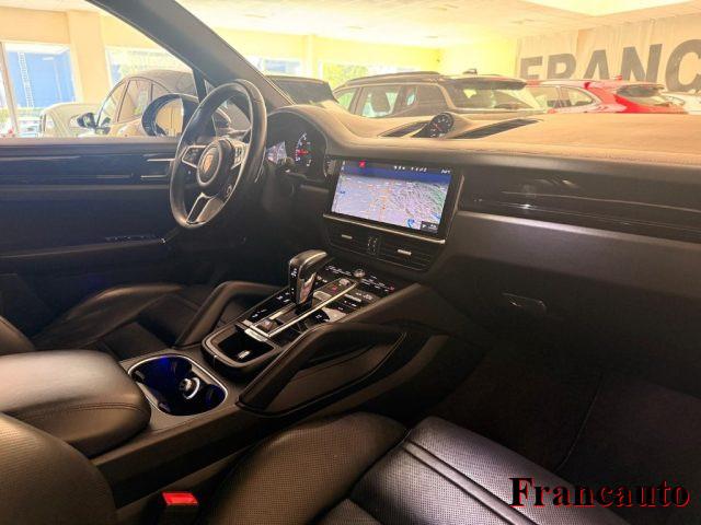 PORSCHE Cayenne 3.0 V6