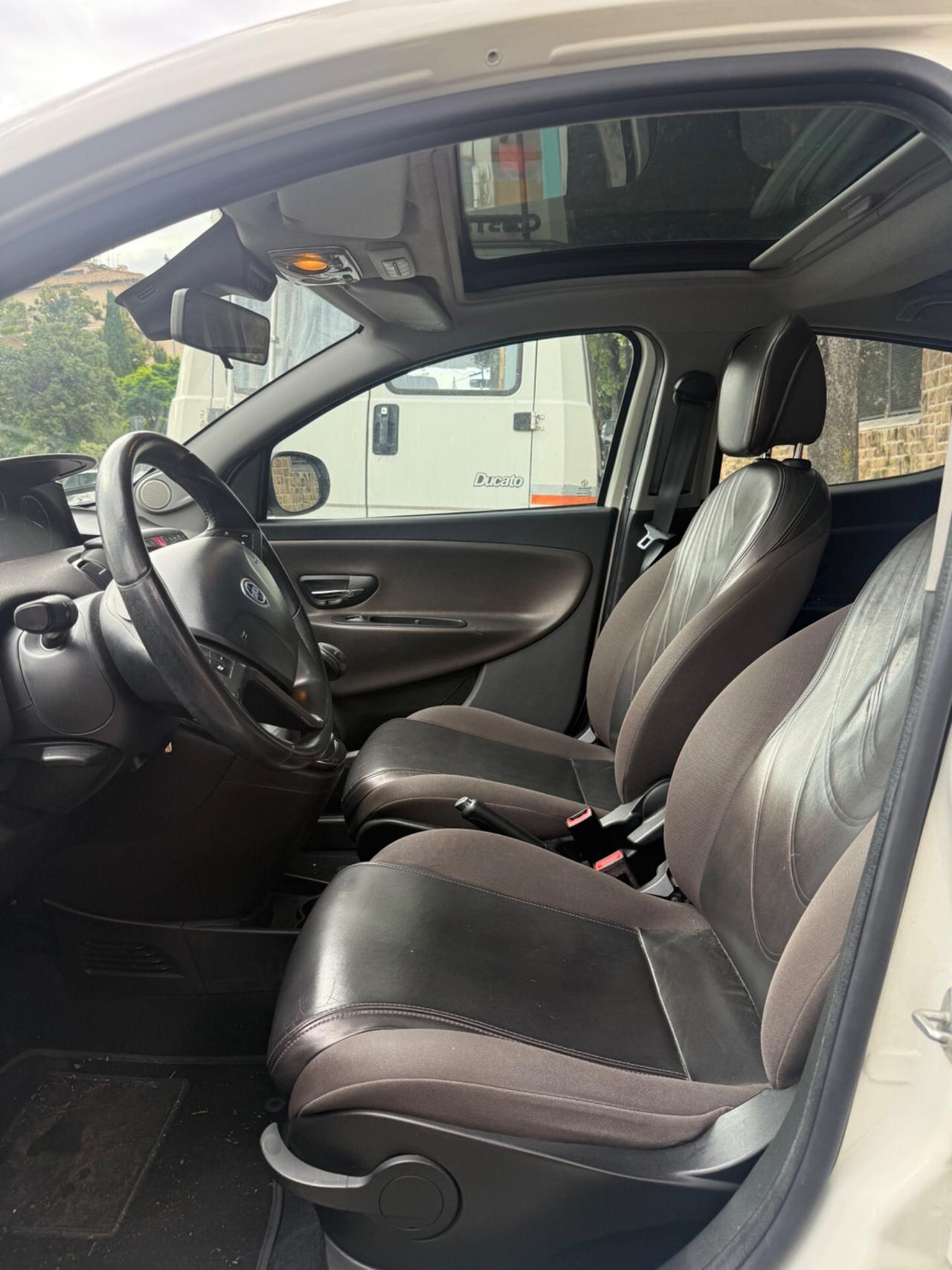 Lancia Ypsilon 0.9 TwinAir 85 CV 5 porte S&S DFN Platinum