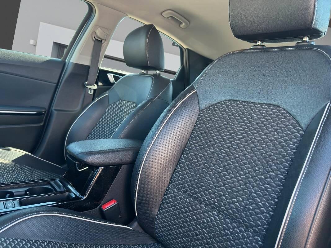 Kia Xceed 1.5 t-gdi mhev Business 160cv AUTOM E TELECAMERA