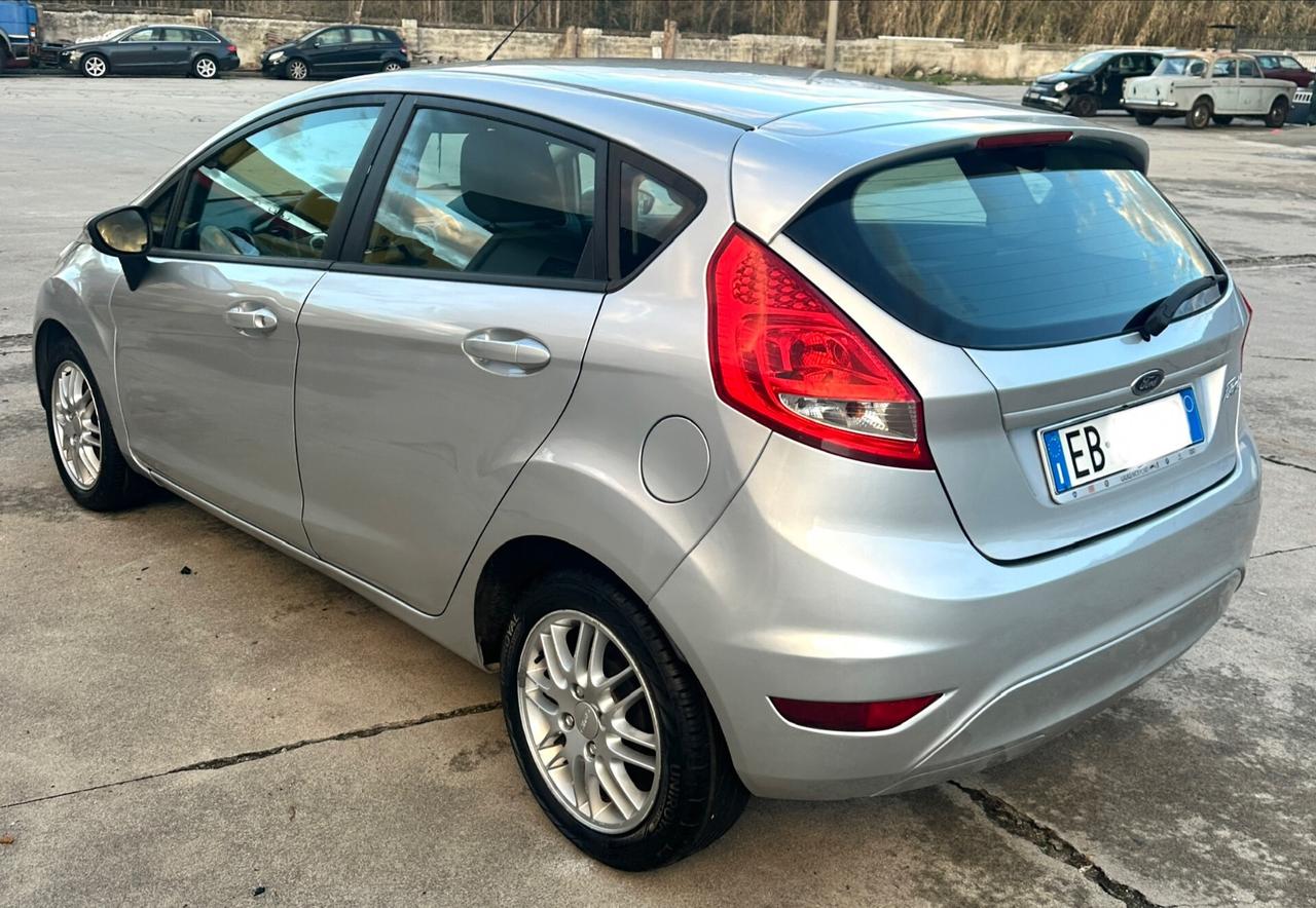 Ford Fiesta 1.2 BENZ 82 CV 5 porte Titanium