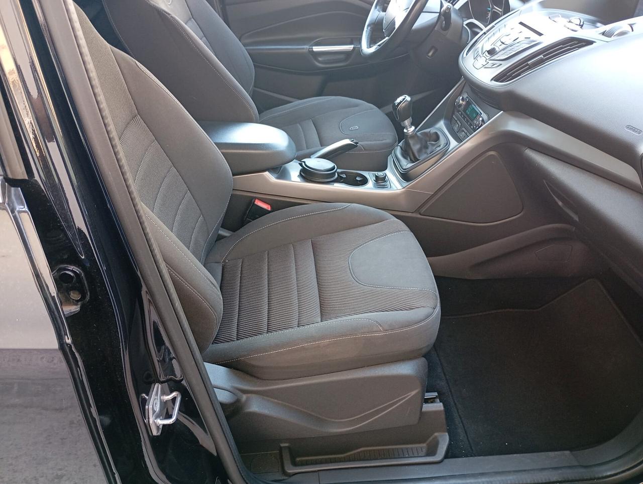 Ford Kuga - Buona neopatentati - 2015