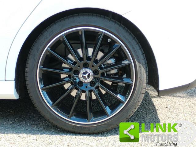 MERCEDES-BENZ A 200 Premium