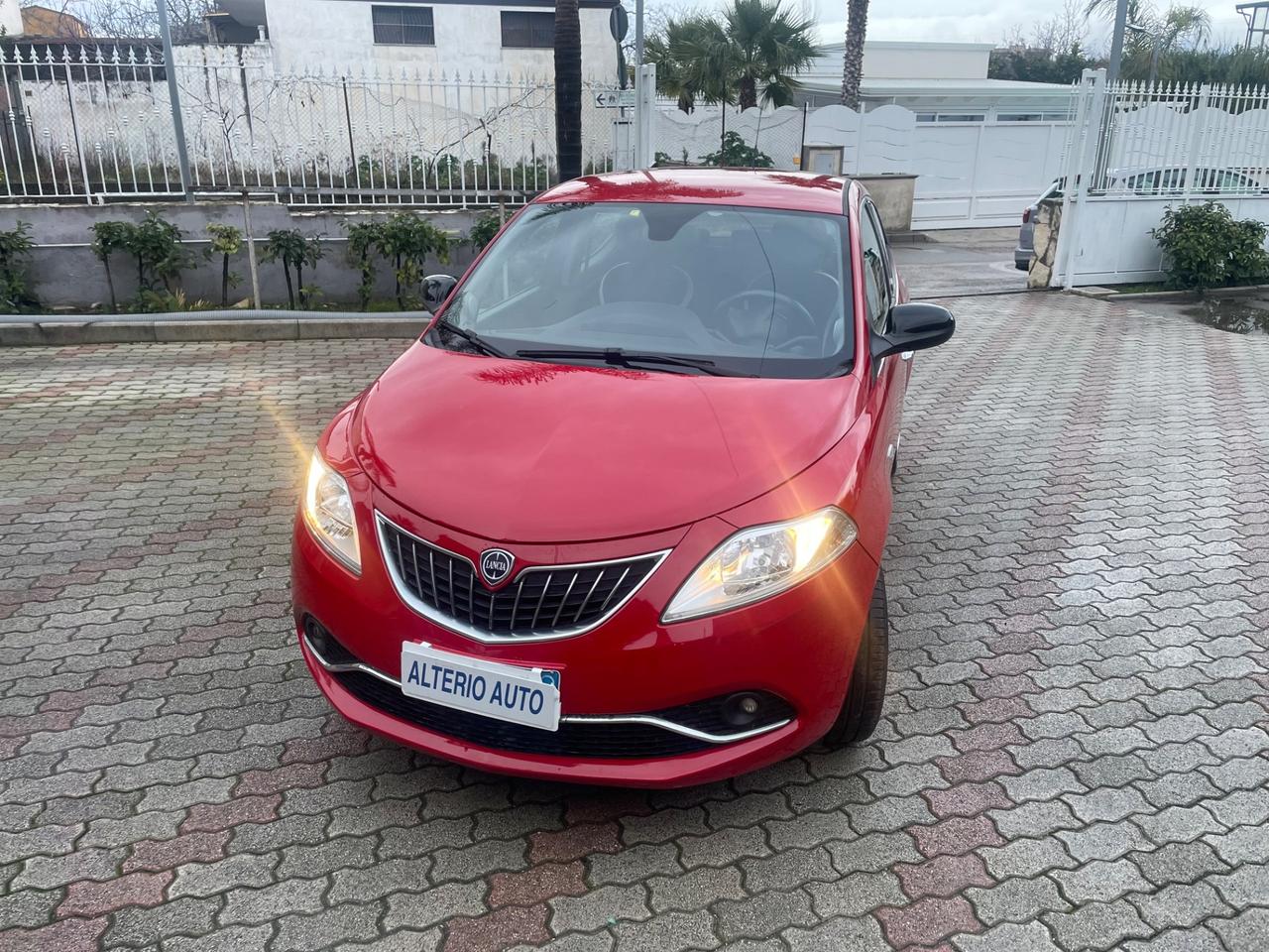 Lancia Ypsilon 1.2 69 CV 5 porte GPL Ecochic Silver