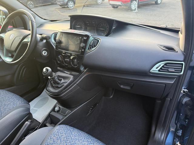 Lancia Ypsilon 1.0 firefly hybrid Gold s&s 70cv