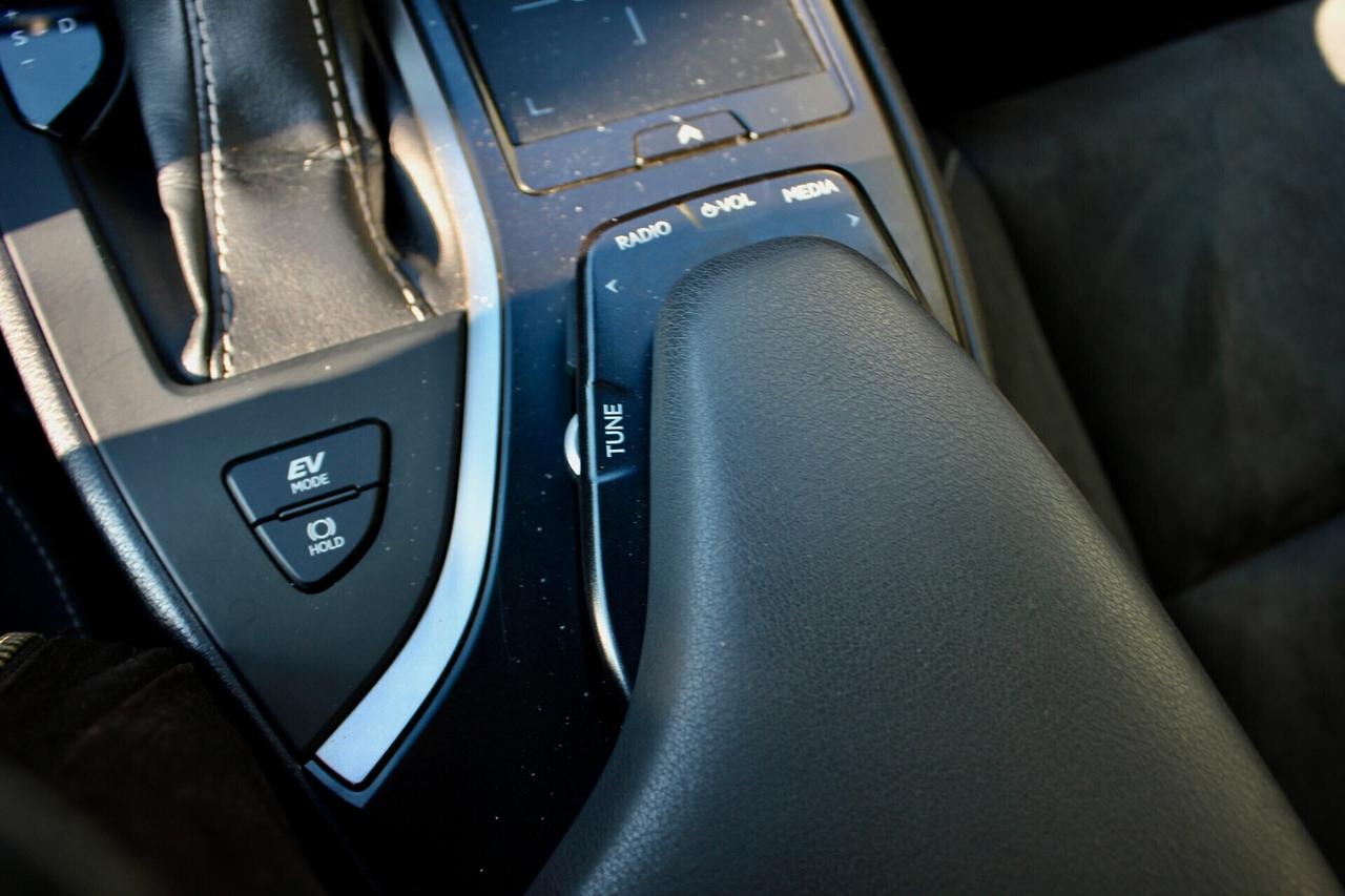 Lexus UX 250 H FULL HYBRID BUSINESS NAVY RETROCAMERA