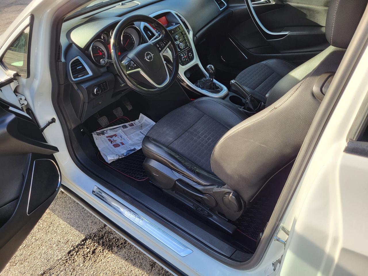 OPEL ASTRA 1,4 GTC-140 CV-3 PORTE-METANO-4 REVISIONI