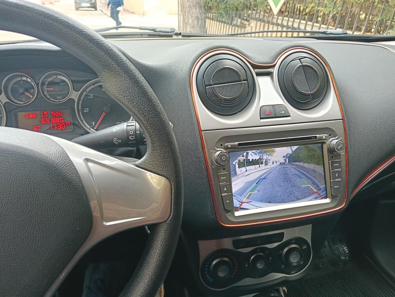 Alfa Romeo MiTo 1.3 JTDm-2 95 CV S&S Distinctive Premium Pack