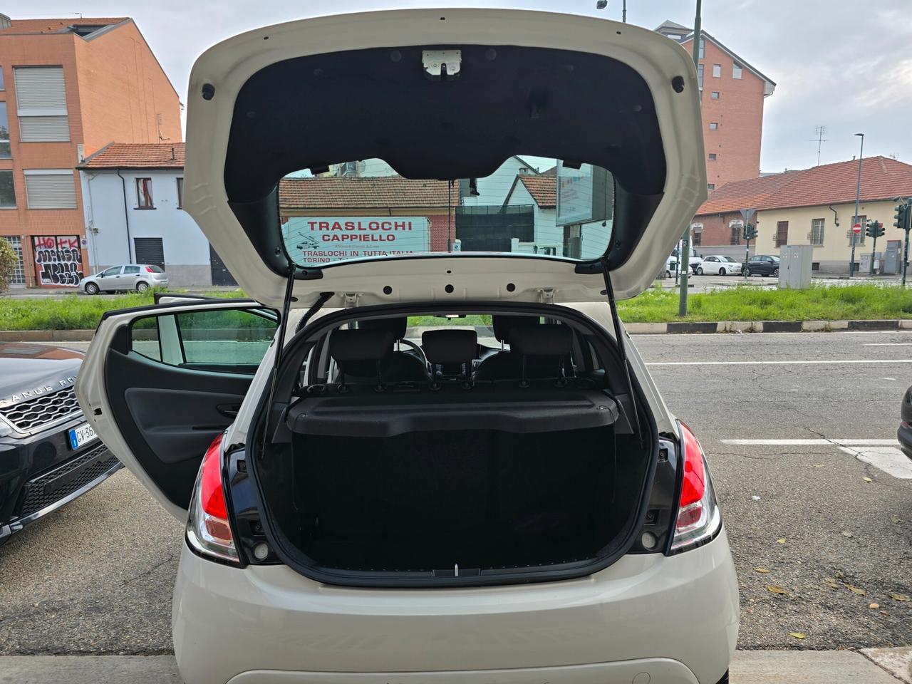 Lancia Ypsilon 1.2 69 CV 5 porte GPL Ecochic Platinum