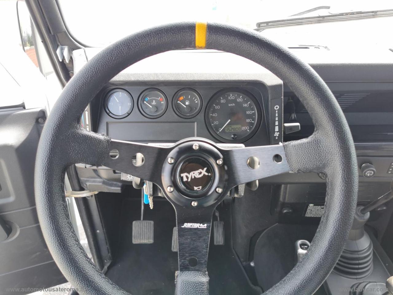 LAND ROVER Defender 90 2.5 Td5 Soft-Top