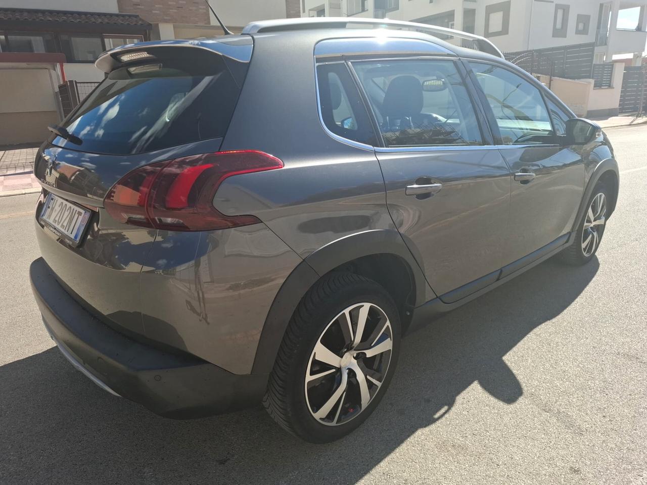 Peugeot 2008 BlueHDi 100 S&S Allure