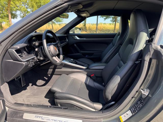 PORSCHE 992 Carrera 4 Cabriolet AVENTURINE MET.