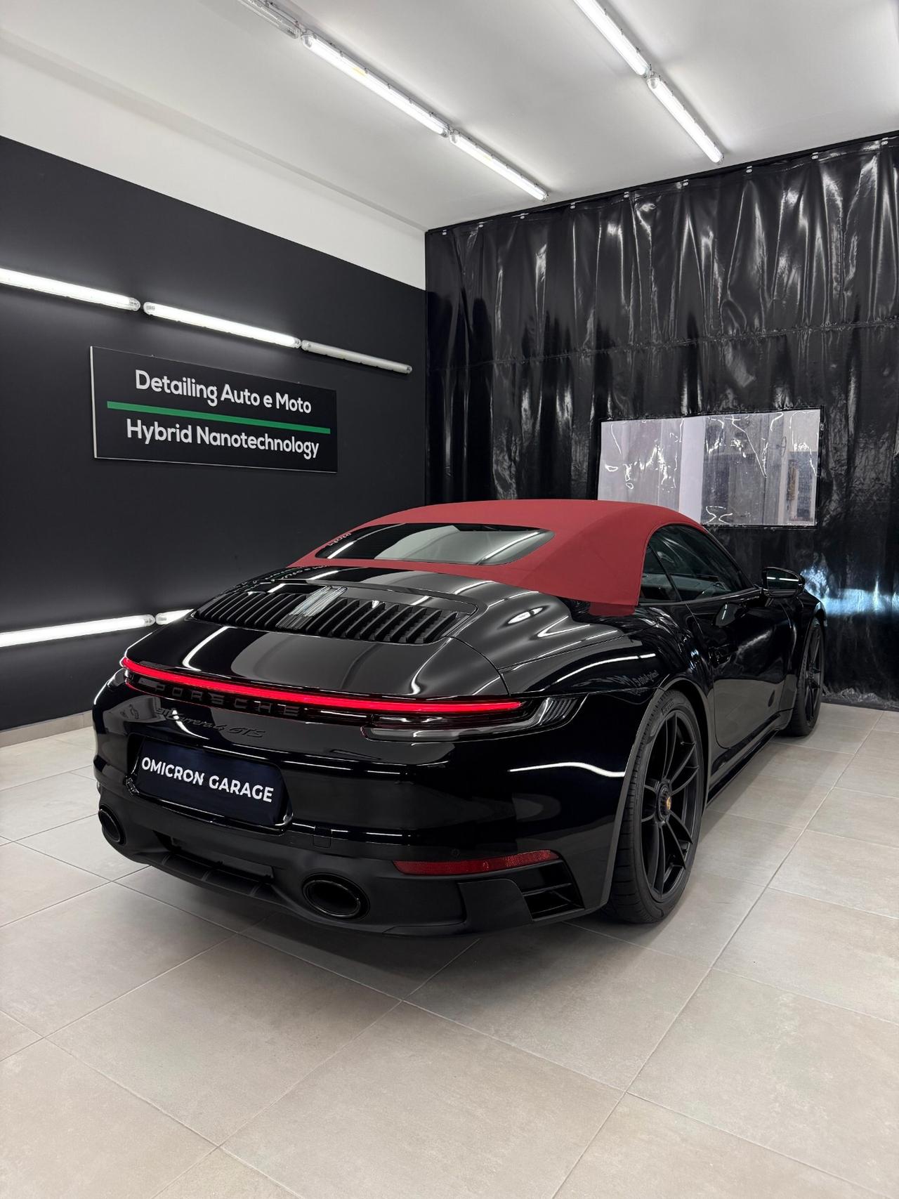 Porsche 911 Carrera 4 GTS Cabriolet