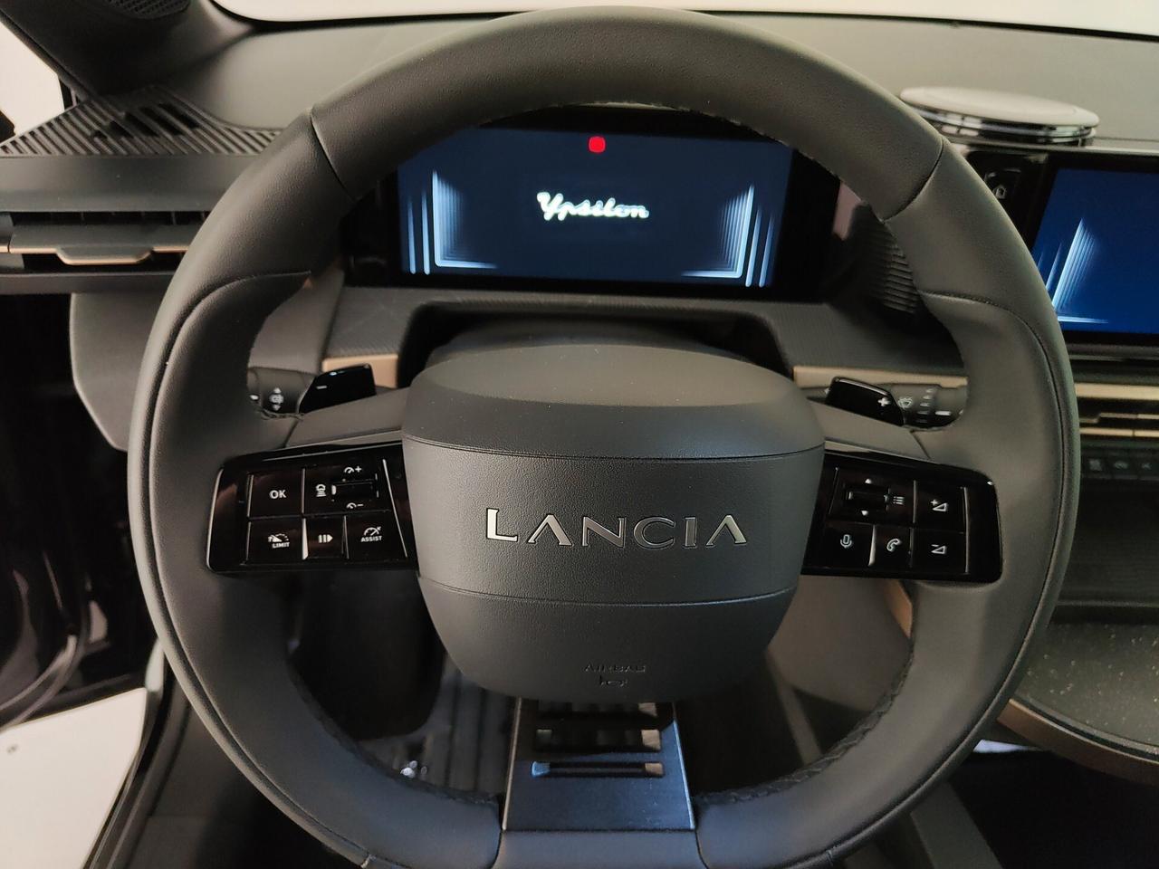 Lancia Ypsilon Hybrid e-DCT LX