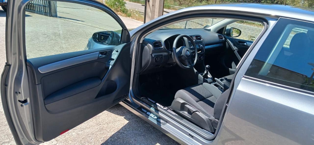 Volkswagen Golf 6° 1.6 TDI DPF 3p. Highline - 2010