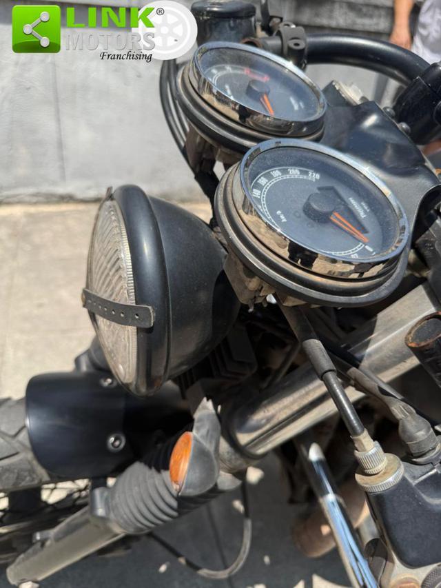 TRIUMPH Bonneville T100 black