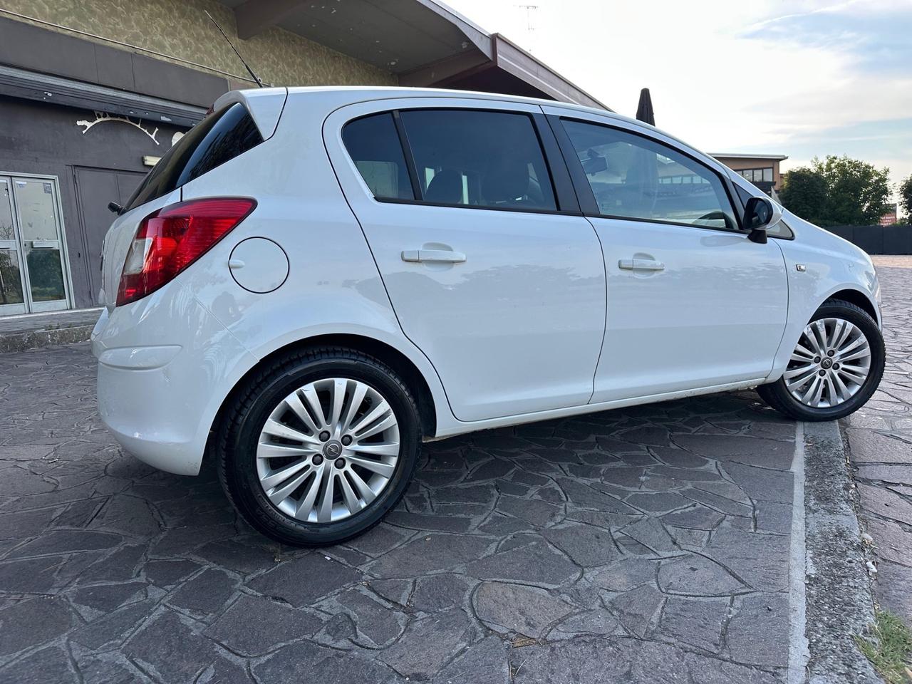 Opel Corsa 1.2 85CV 5 porte GPL-TECH Edition
