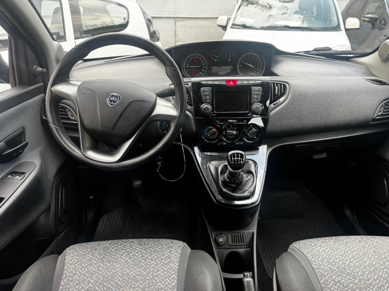 Lancia Ypsilon 1.0 FireFly 5 porte S&S Hybrid Alberta Ferretti