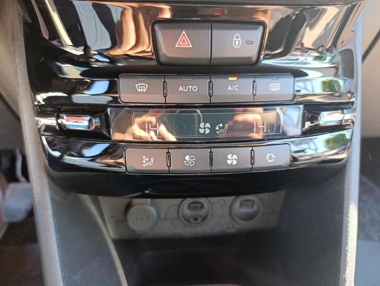 Peugeot 2008 1.6 e-HDi Allure 2014