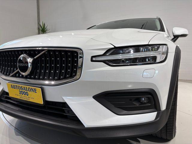 VOLVO V60 Cross Country B4 (d) AWD auto. Plus PREZZO REALE
