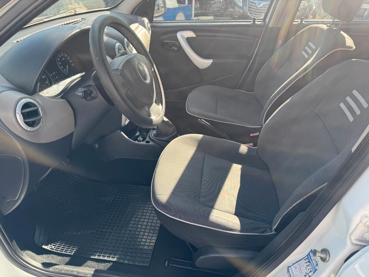 Dacia Sandero 1.2 16V GPL di serie 1 prop. nord italia 2012