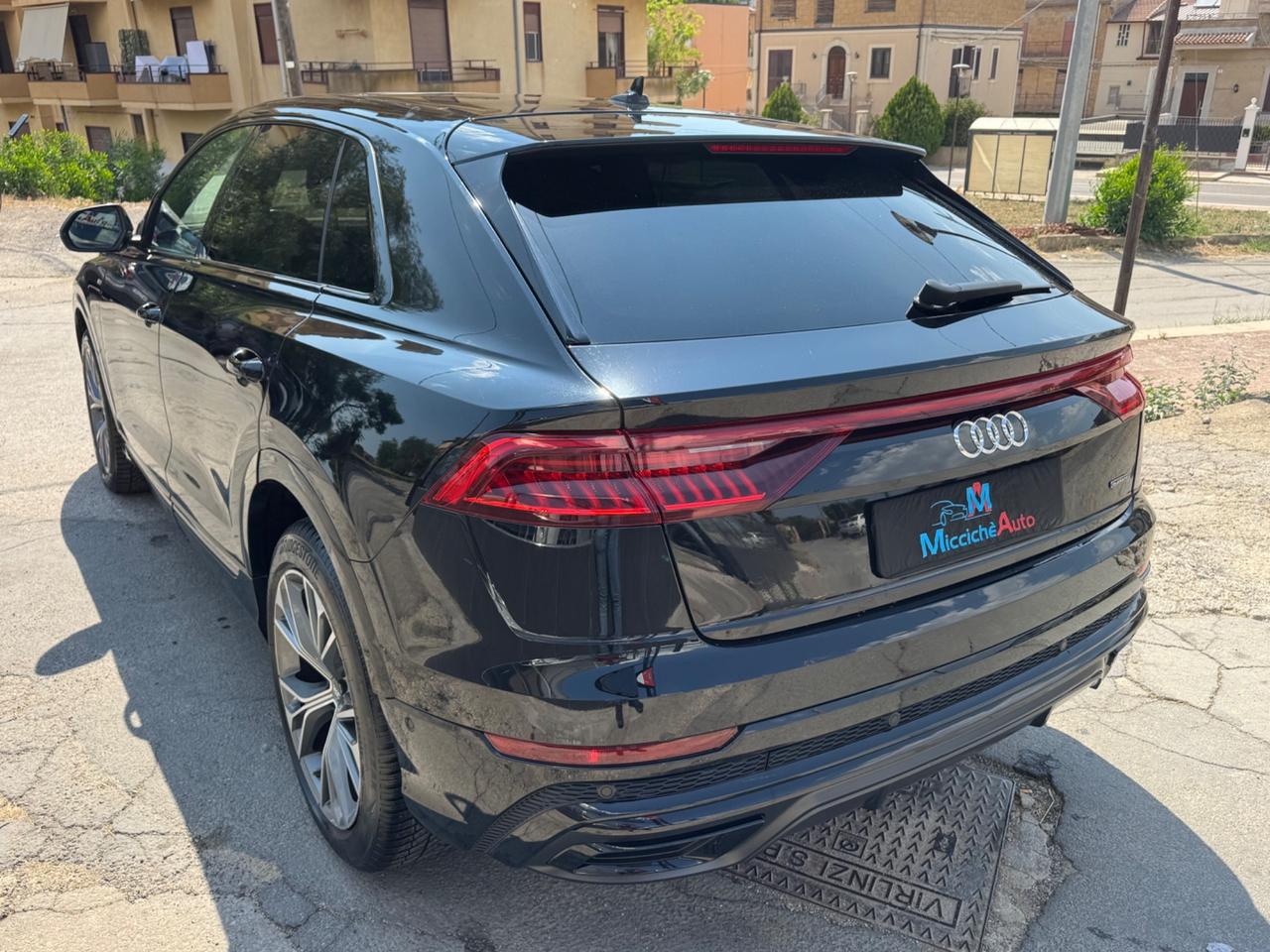 AUDI Q8 45 TDI 231 CV S-LINE MATRIX TETTO FULL IVA