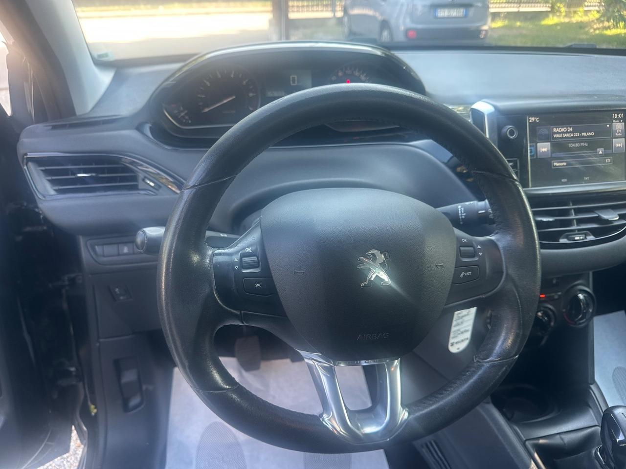 Peugeot 208 PureTech 82 5 porte Allure
