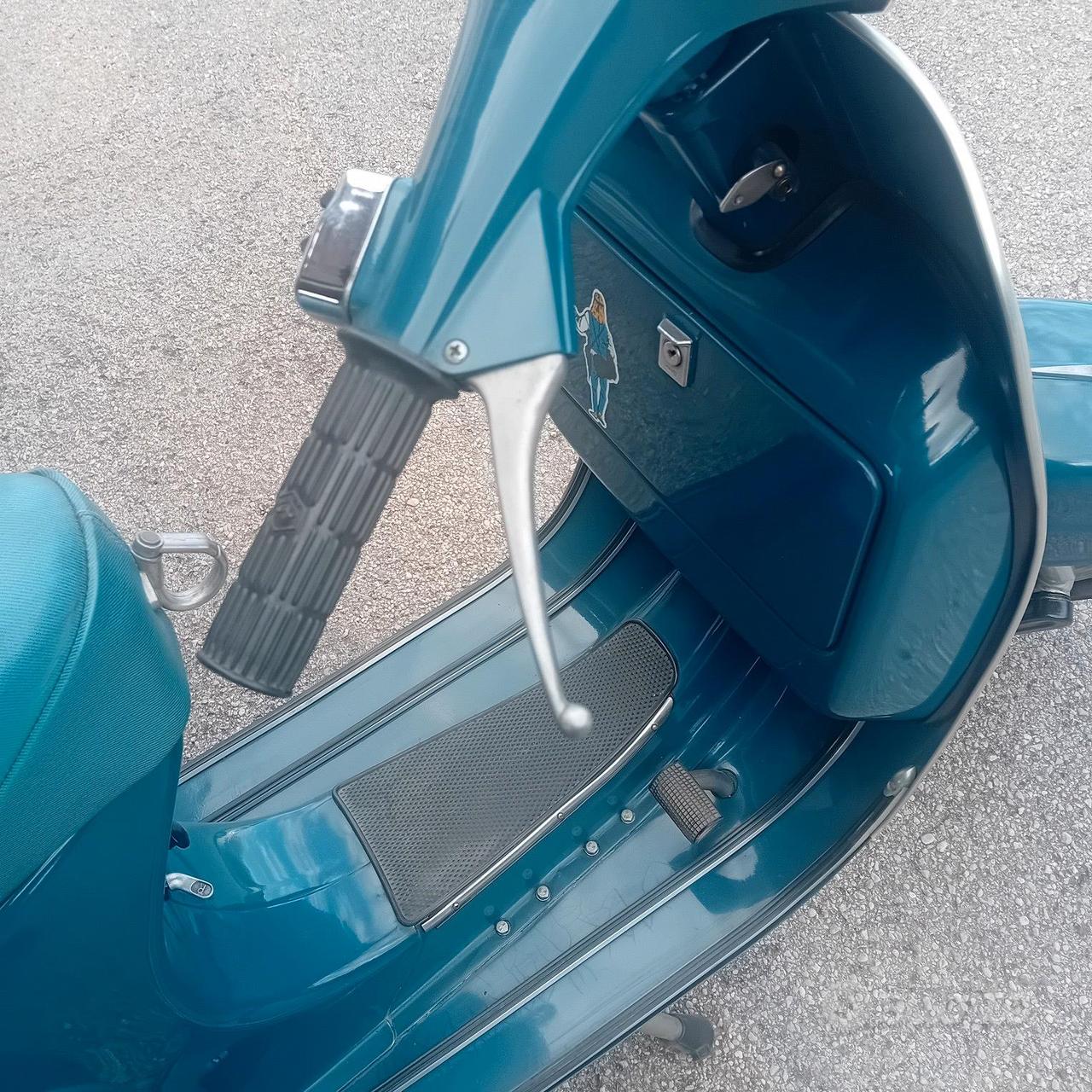Vespa ET3 modello jeans