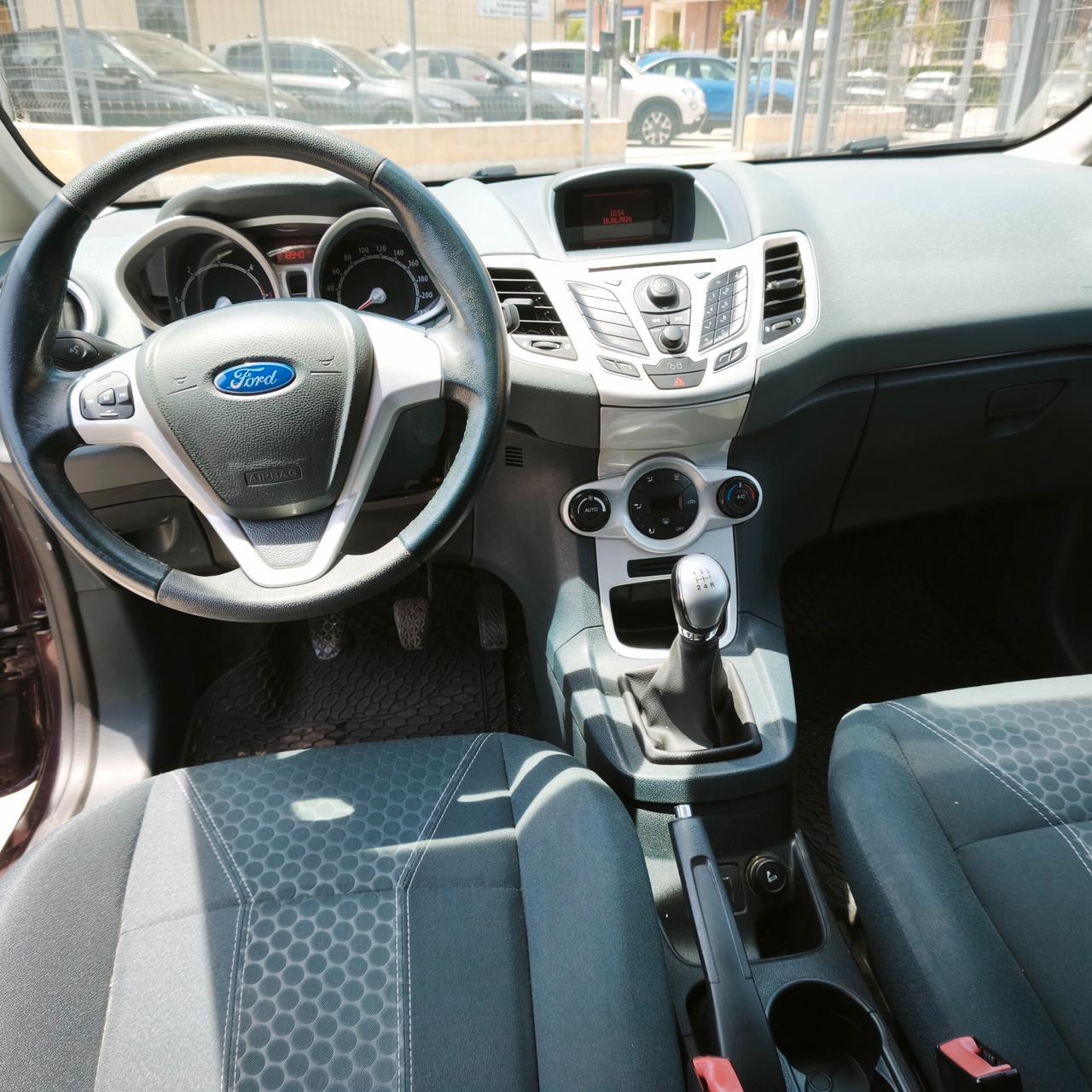 Ford Fiesta 1.4 TDCi 70CV 5 porte Titanium