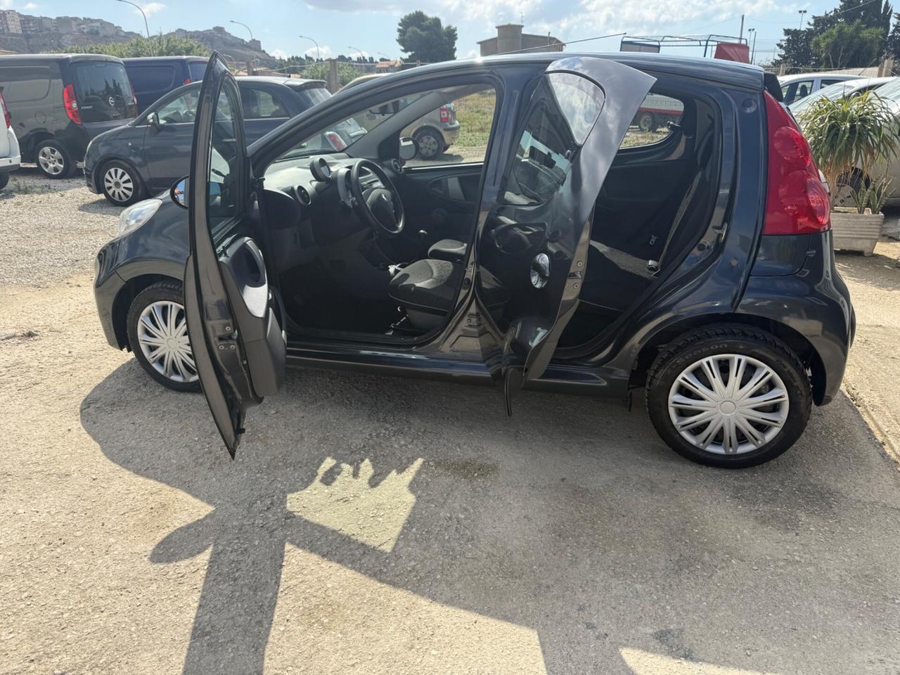 Peugeot 107 1.0 68CV 5p. Superga 2012