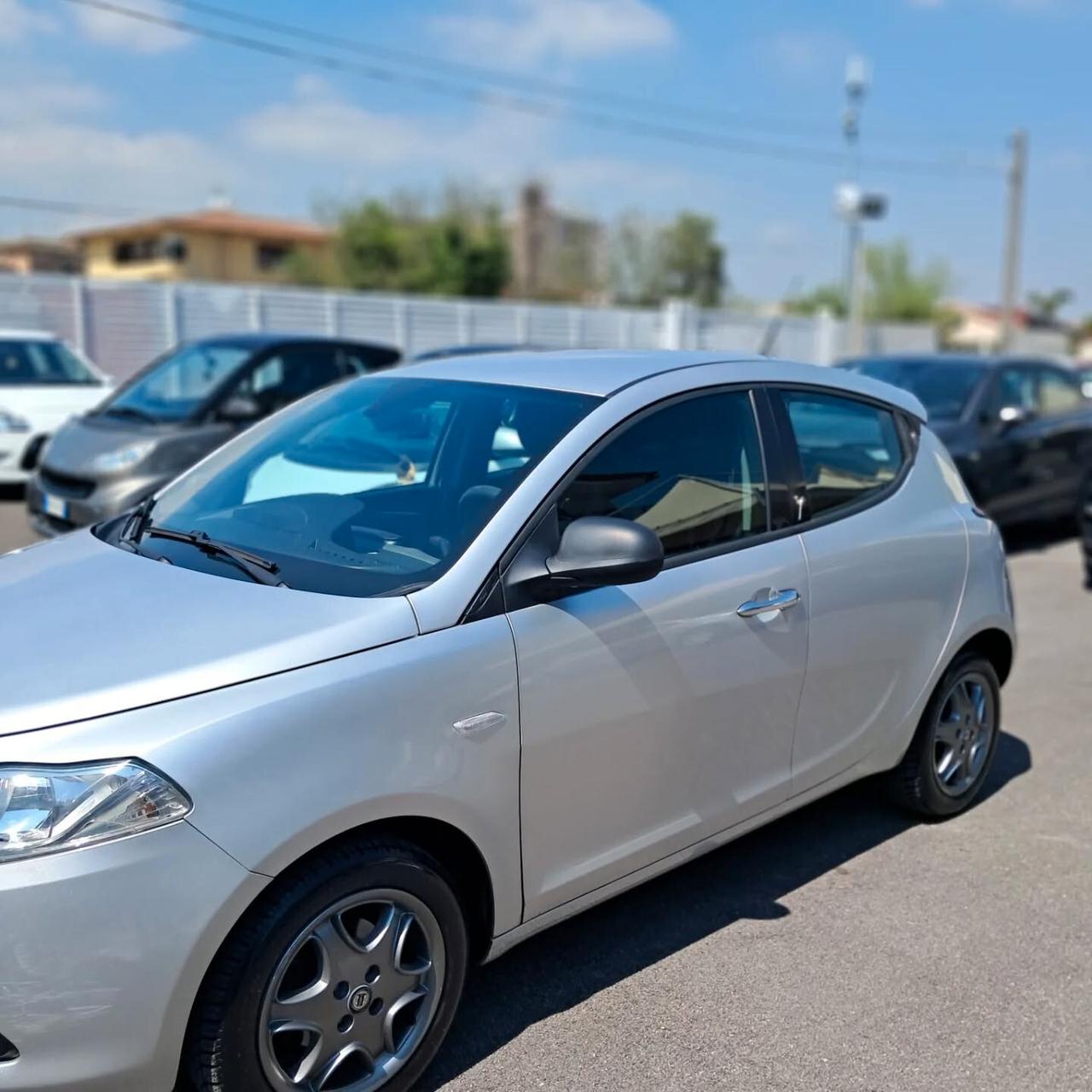 Lancia Ypsilon 1.2 69 CV 5 porte Gold
