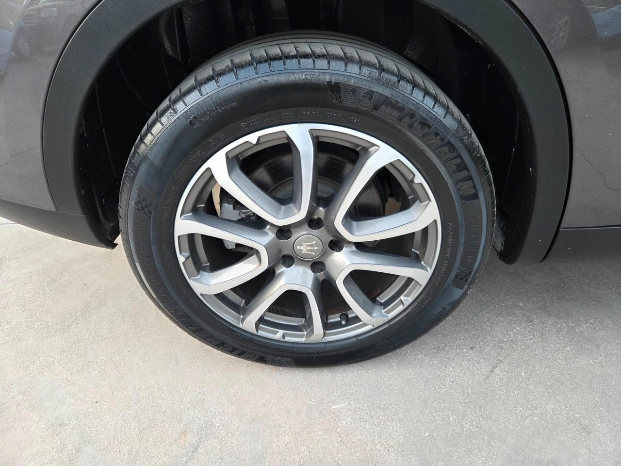 Maserati Levante 3.0 V6 275 cv Diesel AWD Granlusso