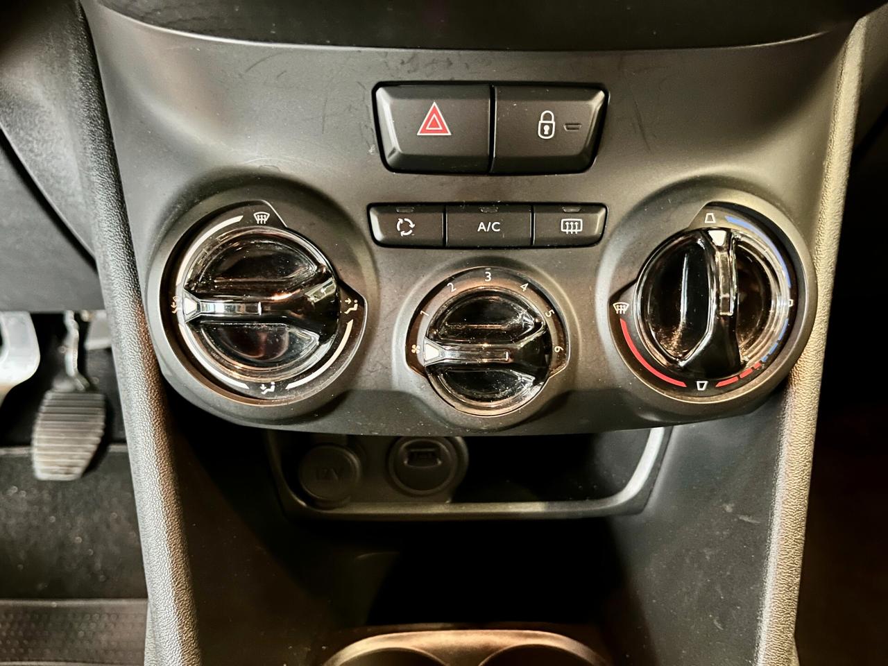 Peugeot 208 PureTech 82 Stop&Start 5 porte Signature