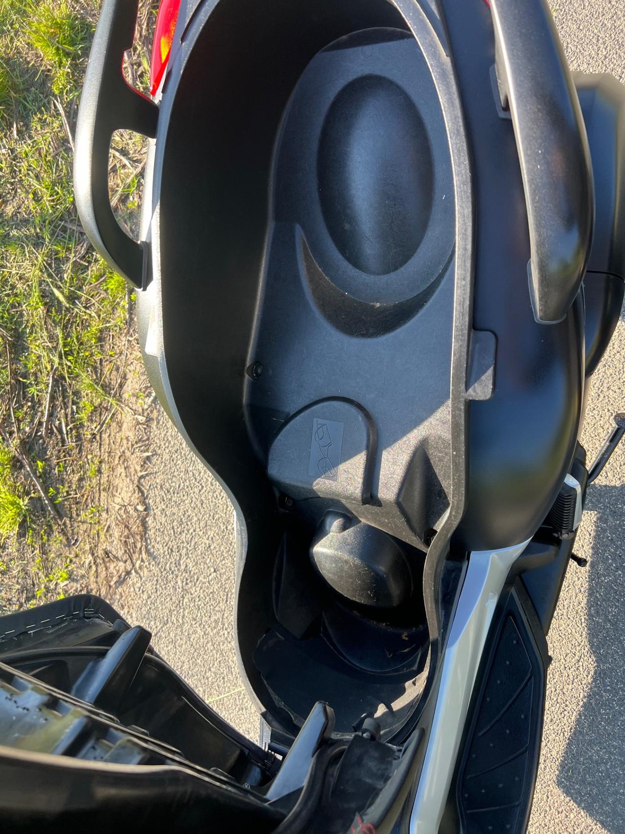 Yamaha X-Max 250