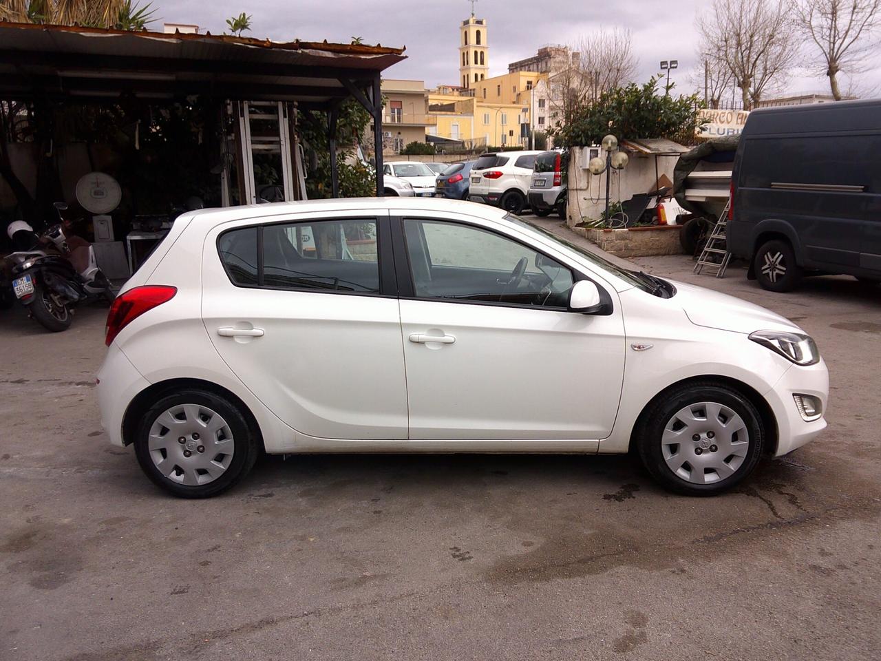 Hyundai i20 1.2 BENZ/GPL 5p. Econext Classic 13