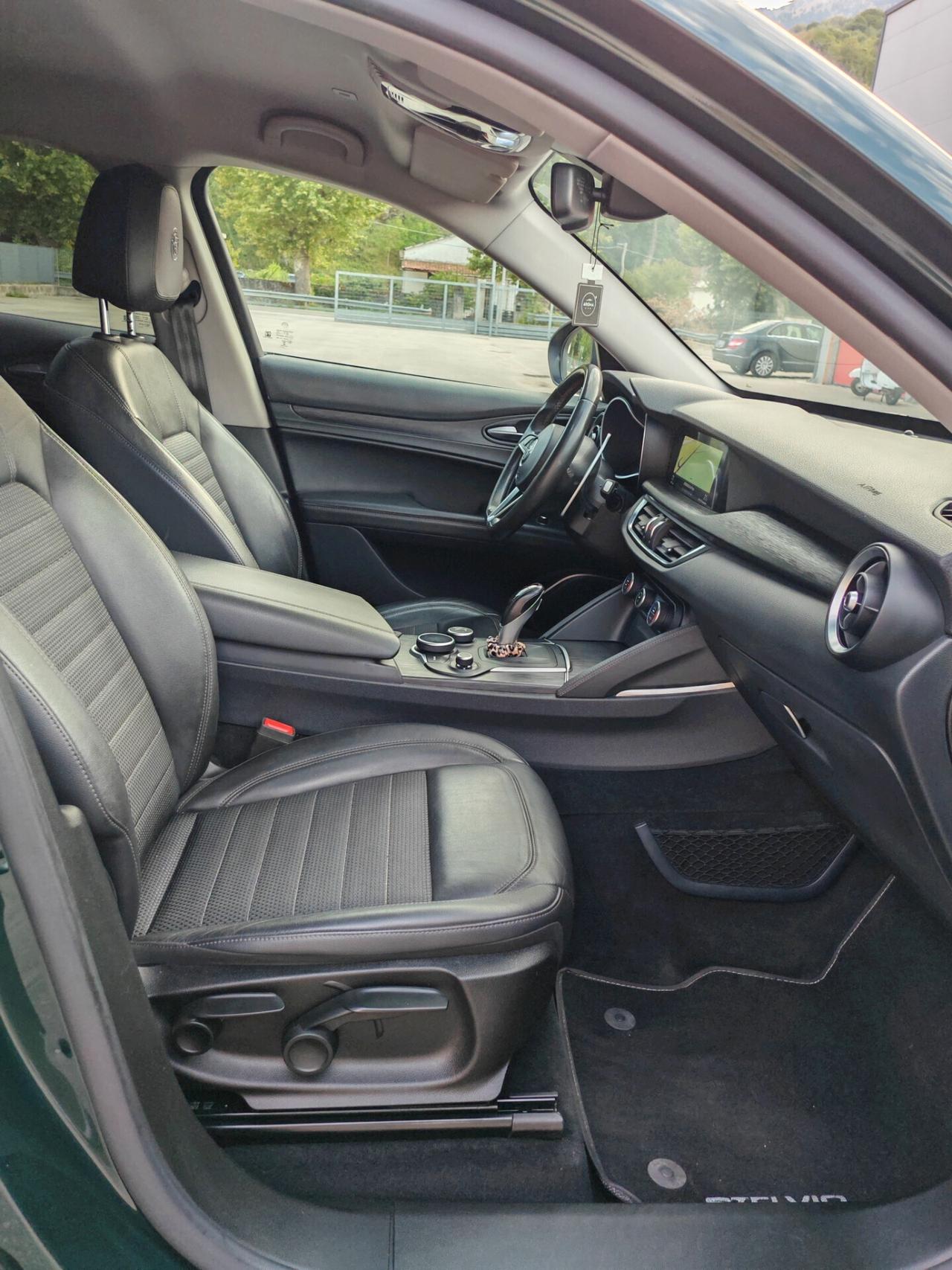 Alfa Romeo Stelvio 2.2 Turbodiesel 210 CV AT8 Q4 Super