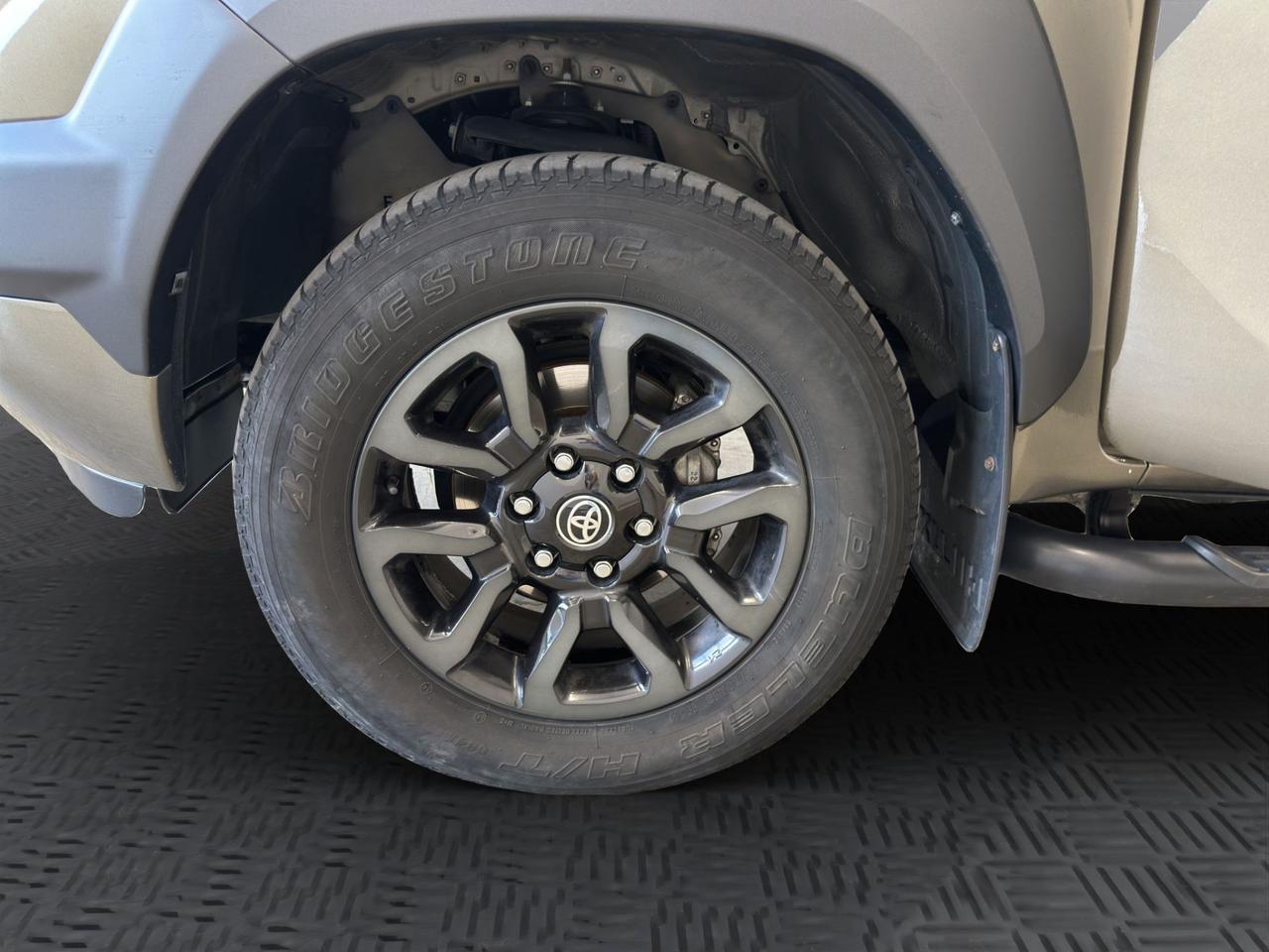 Toyota Hilux 2.8 d double cab Invincible 4wd auto