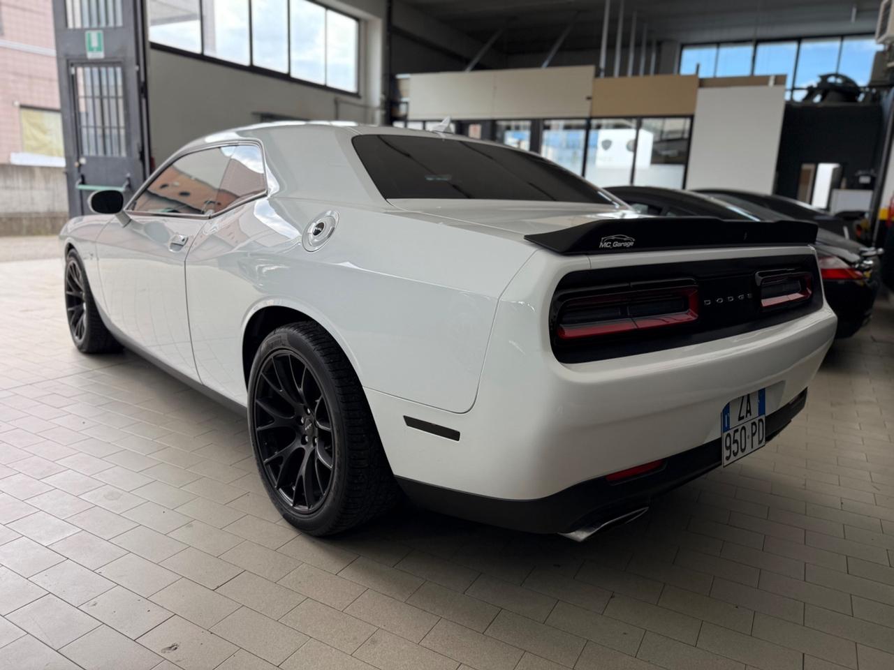 Dodge Challenger Srt hemi no super bollo