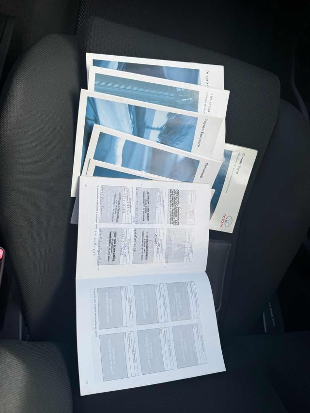 TOYOTA Corolla Verso 2.2 16V D-4D