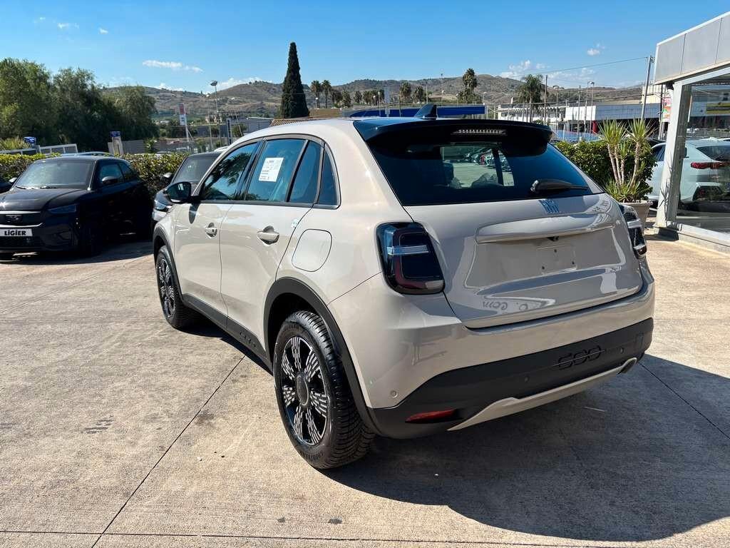 Fiat 600 100 CV Icon 2026 / KM 0 IVA ESPOSTA Tua a solo 215 Euro al mese